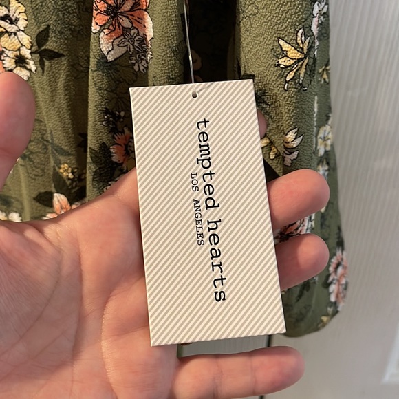 Tempted Hearts Shirt - Picture 3 of 6